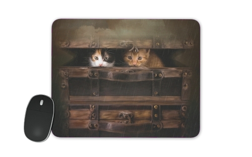  Little cute kitten in an old wooden case voor Mousepad