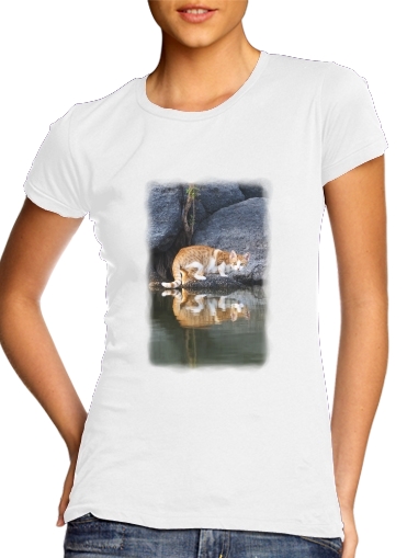  Cat Reflection in Pond Water voor Vrouwen T-shirt