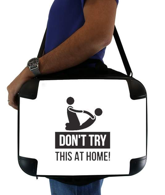  dont try it at home physiotherapist gift massage voor Laptoptas