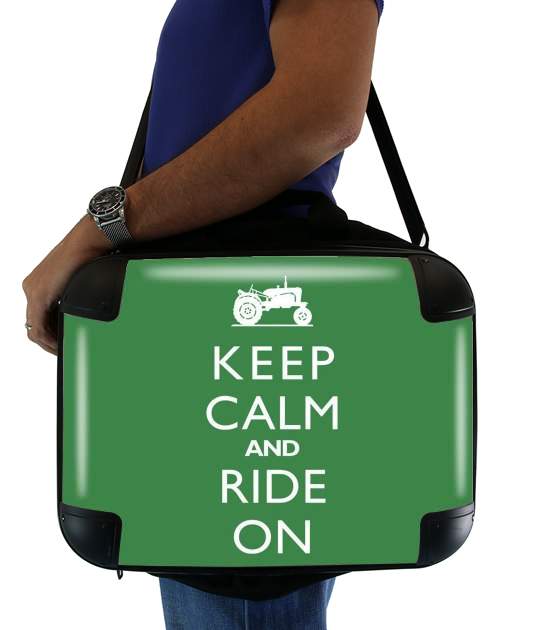  Keep Calm And ride on Tractor voor Laptoptas