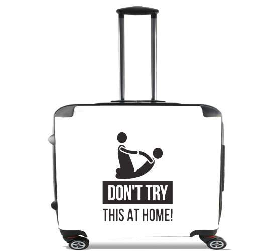  dont try it at home physiotherapist gift massage voor Pilotenkoffer